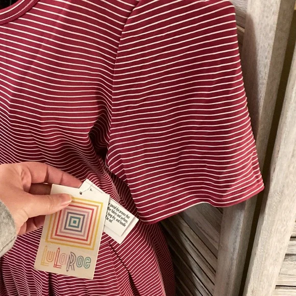 🆕❤️Lularoe- Red & White Striped Amelia - Picture 3 of 9